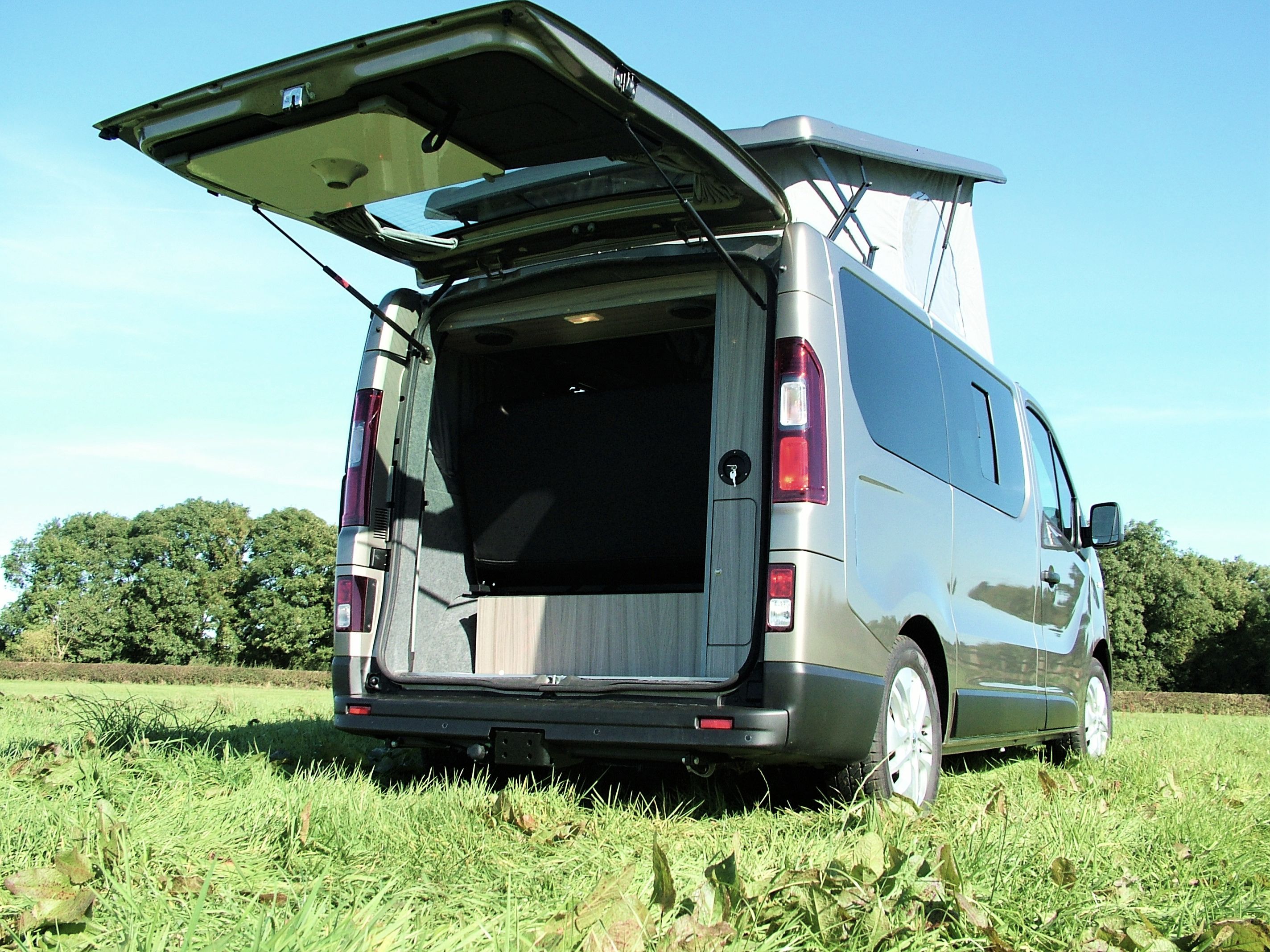 Renault Trafic Camper Conversion Including Drive Away Awning ⋆ Quirky ...